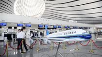 Odbavovací přepážky v odletové hale nového pekingského letiště Ta-sing. | na serveru Lidovky.cz | aktuální zprávy