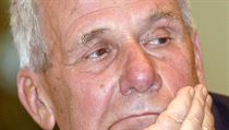 Ve věku 85 let zemřel režisér Osady Havranů Jan Schmidt (na snímku z 4. dubna... | na serveru Lidovky.cz | aktuální zprávy
