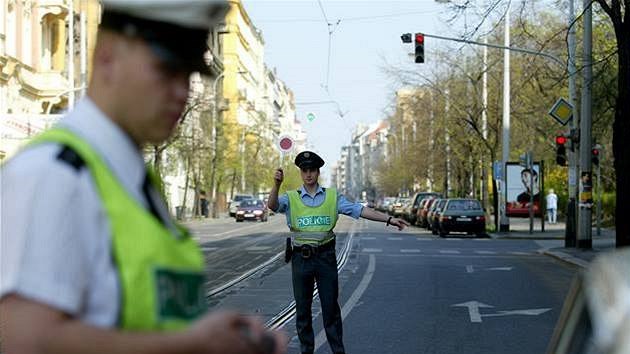 Policejní kontrola ve Vinohradské ulici