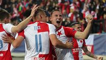 Jan Bořil slaví svou branku po boku Stanislava Tecla. | na serveru Lidovky.cz | aktuální zprávy
