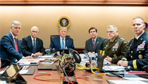 Prezident Trump přihlíží operaci amerických speciálních jednotek, jež skončila... | na serveru Lidovky.cz | aktuální zprávy