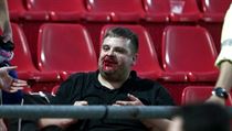Fanoušek Bayernu od krve po násilném ataku domácích chuligánů.