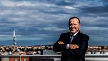 Ladislav Štěpánek, člen představenstva ČEZ a ředitel divize klasická energetika. Ladislav Štěpánek, člen představenstva ČEZ a ředitel divize klasická energetika.