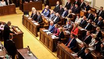 Stát by měl v příštím roce hospodařit se schodkem 40 miliard korun, podpořilo jej 100 poslanců Miloš Zeman v poslanecké sněmovně. | na serveru Lidovky.cz | aktuální zprávy