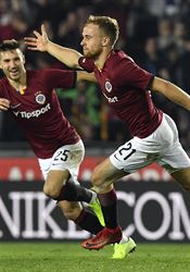 Revolta ve Spartě. Hašek odmítl odletět na soustředění, klub to vnímá jako hrubé porušení pravidel Martin Hašek ze Sparty se raduje z gólu, kterým zvýšil na 3:0. Vlevo je Michal... | na serveru Lidovky.cz | aktuální zprávy