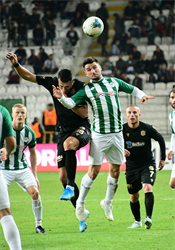 VIDEO: Nejrychlejší červená karta v historii turecké ligy. Třináct sekund a brankář mířil do sprch Konyaspor v deseti podlehl soupeři 0:2. | na serveru Lidovky.cz | aktuální zprávy
