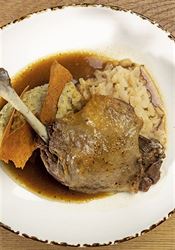 Sváteční pečená husa. Jak na ni poradí Jan Punčochář Tradice velí upéct husu, další lahůdky ale můžete připravit i z jejích méně... | na serveru Lidovky.cz | aktuální zprávy