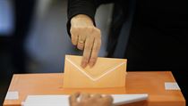 Volební lístek ženy, která ve Španělsku dorazila k volbám. | na serveru Lidovky.cz | aktuální zprávy