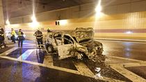 Ohořelé auto v tunelu Blanka. | na serveru Lidovky.cz | aktuální zprávy