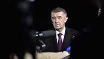 Český premiér Andrej Babiš hovoří s noivnáři, poté co položil 17. listopadu... | na serveru Lidovky.cz | aktuální zprávy