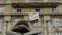 Strhané omítky a pomalované nové podlahy. Škody po stávce budeme teprve počítat, říká proděkan filozofické fakulty Filozofická fakulta Univerzity Karlovy - studentská okupační stávka za klima. | na serveru Lidovky.cz | aktuální zprávy