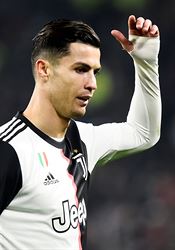 Gratuluji Sarrimu, že měl kuráž Ronalda vystřídat. Musí se zotavit psychicky, tvrdí bývalý trenér Capello Rozzuřený Cristiano Ronaldo | na serveru Lidovky.cz | aktuální zprávy