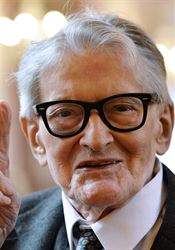 Zemřel režisér a odbojář Vojtěch Jasný. Autorovi trezorového filmu Všichni dobří rodáci bylo 93 let Ve věku 93 let zemřel režisér, scenárista i odbojář Vojtěch Jasný (na snímku z... | na serveru Lidovky.cz | aktuální zprávy
