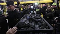 Poslední vytěžený vozík uhlí na Důl Lazy v Orlové na Karvinsku Poslední vytěžený vozík uhlí na Důl Lazy v Orlové na Karvinsku