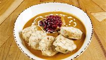 Sladká tečka. Zvěřinu dobře doplní výrazné ovoce, jako jsou brusinky, ale třeba... | na serveru Lidovky.cz | aktuální zprávy