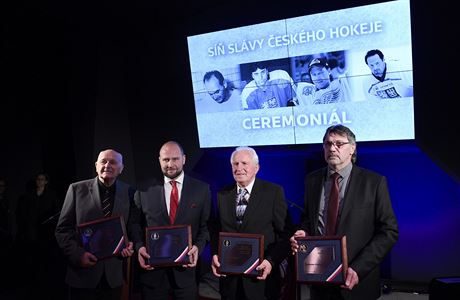 Bývalí hokejisté Jiří Šlégr (druhý zleva), Radoslav Svoboda (vpravo), Milan... | na serveru Lidovky.cz | aktuální zprávy