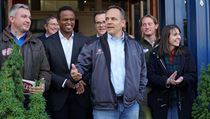Bývalý guvernér státu Kentucky Matt Bevin (na snímku uprostřed)