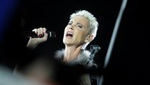Zemřela zpěvačka Roxette Marie Fredrikssonová. Bylo jí 61 let Zpěvačka Marie Frederikssonová na pódiu. | na serveru Lidovky.cz | aktuální zprávy