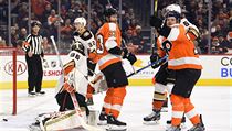 Útočník Philadelphie David Kaše (vpravo) se raduje z branky do sítě Anaheimu. S... | na serveru Lidovky.cz | aktuální zprávy