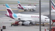 Letadla společnosti Eurowings na hamburském letišti. | na serveru Lidovky.cz | aktuální zprávy