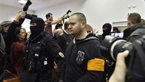 Obviněný Miroslav Marček přichází do jednací síně na hlavní líčení se čtveřicí... | na serveru Lidovky.cz | aktuální zprávy