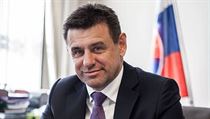 Slovenského ministra životního prostředí Lászlóa Sólymose zadržela policie.