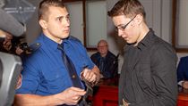 Za plánovanou vraždu bývalé přítelkyně dostal mladík u soudu v Plzni 18 let vězení. Neopětovala mu city Daniel Miarka byl odsouzen na 18 let vězení za vraždu bývalé přítelkyně. | na serveru Lidovky.cz | aktuální zprávy