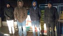 Celníci na D1 zadrželi syrské uprchlíky. Případ již řeší cizinecká policie Muži zachycení hlídkou středočeských celníků | na serveru Lidovky.cz | aktuální zprávy