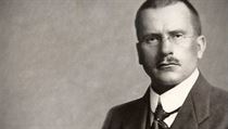 Švýcarský psychoterapeut Carl Gustav Jung (1875–1961). Švýcarský psychoterapeut Carl Gustav Jung (1875–1961).