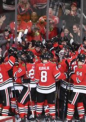 Kubalík a Kämpf pomohli v NHL gólem k výhře Chicaga, Pastrňákovy body Bostonu nestačily Útočníci David Kämpf a Dominik Kubalík přispěli v NHL shodně jedním gólem k... | na serveru Lidovky.cz | aktuální zprávy