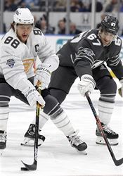 Pacifická divize s Rittichem a Hertlem vyhrála Utkání hvězd NHL, Rittich vytvořil nový rekord David Pastrňák (88) z Boston Bruins zápasí o puk s Maxem Paciorettym (67) během... | na serveru Lidovky.cz | aktuální zprávy