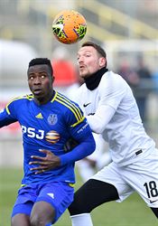 Tijaniho pověst hrozně utrpěla, hlavně odmítnutí Sparty a Hejkalova kritika, mrzí Jihlavu zvěsti o zranění Mohamed Tijani v souboji s Liborem Kozákem. | na serveru Lidovky.cz | aktuální zprávy