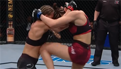 eská zápasnice Lucie Pudilová v UFC prohrála s Justine Kishovou