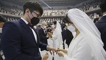 Hromadná svatba členů Církve sjednocení v Jižní Koreji. | na serveru Lidovky.cz | aktuální zprávy