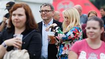 Lubomír Zaorálek a jeho partnerka Šárka Bednářová na snímku z léta 2017. | na serveru Lidovky.cz | aktuální zprávy