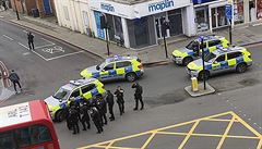 Policie zajiuje oblast ve Streathamu, kde dolo k teroristickému útoku.