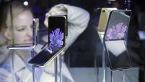 Skládací „véčka“ od společnosti Samsung jsou ukázána veřejnosti na akci... | na serveru Lidovky.cz | aktuální zprávy