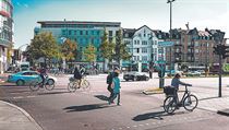 Cyklisté v německých městech. Nově budou muset auta při jejich předjíždění...