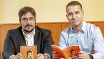 Kniha je nejen souborem hlášek Petra Dostalíka (vlevo). Autorský kolektiv, jejž... | na serveru Lidovky.cz | aktuální zprávy