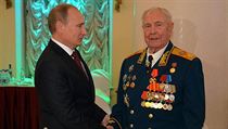 Maršál Dmitrij Jazov s Vladimirem Putinem na snímku z roku 2014. | na serveru Lidovky.cz | aktuální zprávy