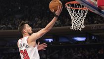 Basketbalista Tomáš Satoranský v dresu Chicago Bulls. | na serveru Lidovky.cz | aktuální zprávy