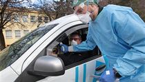 Kontrole se nevyhnou ani přijíždějící autem. | na serveru Lidovky.cz | aktuální zprávy