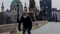 Vláda od 16. března vyhlásila karanténu nad celým Českem. Lidé by měli omezit... | na serveru Lidovky.cz | aktuální zprávy