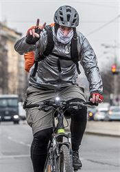 Americká studie: ‚nákrčníky‘ jako covidová ochrana propadly, nemoc podle vědců spíše šíří. Prymula nesouhlasí Kolař s rouškou v centru Prahy. | na serveru Lidovky.cz | aktuální zprávy