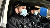 Koronavirová první linie: Policisté, hasiči a lékaři Policisté v období koronavirové pandemie. | na serveru Lidovky.cz | aktuální zprávy