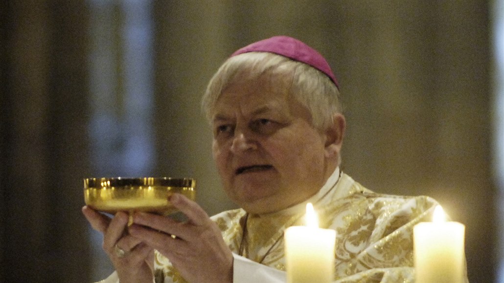 Biskup Karel Herbst (na archivním snímku z 5. dubna 2005) ml pozitivní test na...
