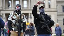 Někteří z protestujících v Michiganu. | na serveru Lidovky.cz | aktuální zprávy