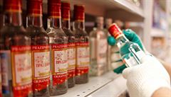 Rusové stále více nakupují alkohol.