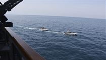 Izrael ohlásil íránský raketový útok na svou loď u břehů Emirátů Lodě íránských revolučních gard v blízkosti plavidla amerického námořnictva. | na serveru Lidovky.cz | aktuální zprávy