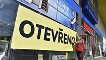 V nákupním centru na okraji Břeclavi mohly 27. dubna 2020 znovu otevřít všechny... V nákupním centru na okraji Břeclavi mohly 27. dubna 2020 znovu otevřít všechny...